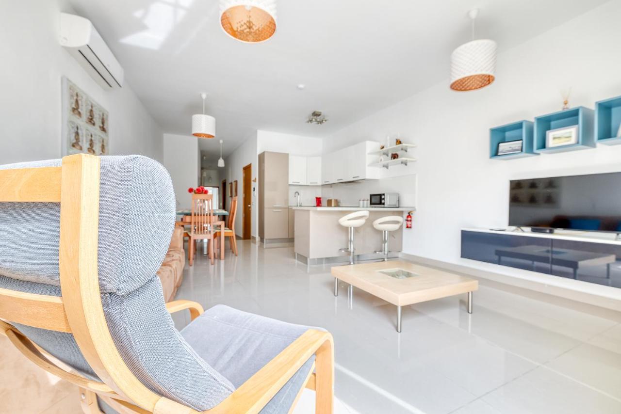 Prime Location Apartment With Side Seaviews Sliema Exteriér fotografie