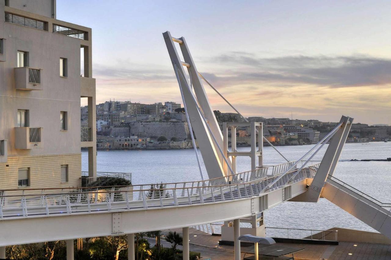 Prime Location Apartment With Side Seaviews Sliema Exteriér fotografie